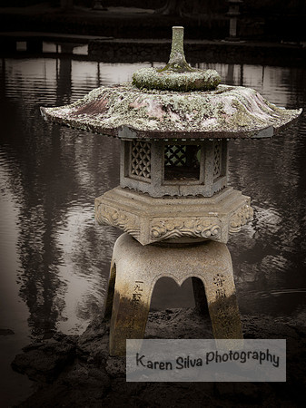 Liliuokalani Garden Statue